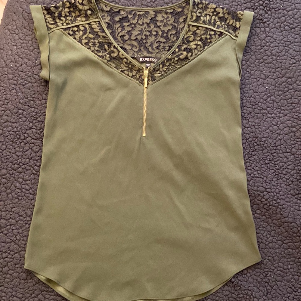 Express v-neck gramercy lace tee
